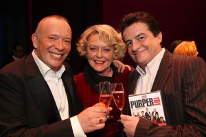 13-12-2008 SHOWBIZZ; PREMIERE VAN PURPER SEIZOEN 2008-2009. De premiere was dit jaar in de schouwburg van Velzen. Grote verrassing van de groep Purper van het aankomende seizoen moet zijn Gerrie van der Klei.
foto: Albert den Iseger.