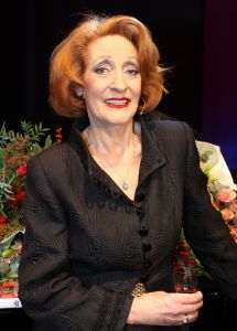 13-12-2008 SHOWBIZZ; PREMIERE VAN PURPER SEIZOEN 2008-2009. De premiere was dit jaar in de schouwburg van Velzen. Grote verrassing van de groep Purper van het aankomende seizoen moet zijn Gerrie van der Klei.
foto: Albert den Iseger.