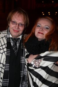 24-12-2008 SHOWBIZZ; CARRE KERST CIRCUS PREMIERE. Het is altijd weer een bijzonder feestje de premiere van het Stardust Kerstcircus in het wereldbekende Carre Theater te Amsterdam. Vele bekende waren weer naar de Amstel toe gekomen oa. Adele Bloemendaal met haar klein kinderen, Anita Witzier met partner Michel en de kids, Belinda Meuldijk met partner Thierry en zoon Yoshi die zich kostelijk vermaakte, de bruiden van Anton Heyboer, Martine Bijl en partner Berend Boudewijn en kleinzoon Bruno die een ware act had in het kerst circus. Het was een heerlijk avondtje top circus met werkelijk top attracties in en om de piste.Een aanrader voor jong en oud.
foto: Albert den Iseger.