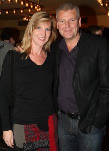 24-12-2008 SHOWBIZZ; CARRE KERST CIRCUS PREMIERE. Het is altijd weer een bijzonder feestje de premiere van het Stardust Kerstcircus in het wereldbekende Carre Theater te Amsterdam. Vele bekende waren weer naar de Amstel toe gekomen oa. Adele Bloemendaal met haar klein kinderen, Anita Witzier met partner Michel en de kids, Belinda Meuldijk met partner Thierry en zoon Yoshi die zich kostelijk vermaakte, de bruiden van Anton Heyboer, Martine Bijl en partner Berend Boudewijn en kleinzoon Bruno die een ware act had in het kerst circus. Het was een heerlijk avondtje top circus met werkelijk top attracties in en om de piste.Een aanrader voor jong en oud.
foto: Albert den Iseger.