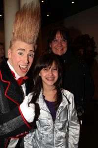 24-12-2008 SHOWBIZZ; CARRE KERST CIRCUS PREMIERE. Het is altijd weer een bijzonder feestje de premiere van het Stardust Kerstcircus in het wereldbekende Carre Theater te Amsterdam. Vele bekende waren weer naar de Amstel toe gekomen oa. Adele Bloemendaal met haar klein kinderen, Anita Witzier met partner Michel en de kids, Belinda Meuldijk met partner Thierry en zoon Yoshi die zich kostelijk vermaakte, de bruiden van Anton Heyboer, Martine Bijl en partner Berend Boudewijn en kleinzoon Bruno die een ware act had in het kerst circus. Het was een heerlijk avondtje top circus met werkelijk top attracties in en om de piste.Een aanrader voor jong en oud.
foto: Albert den Iseger.