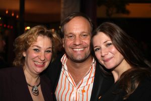 11-12-2009 SHOWBIZZ; NELLY FRIJDA KRIJGT GEEN UITKERING NA HET MISSEN VAN ROL IN KLUCHT. Dat Nelly haar rol in ORANJE BOVEN terug moest geven komt haar letterlijk duur te staan. Ze is te oud voor een uitkering zo vertelde zij mij. Rick Engelkers de producent van de klucht vertelde, ik heb er echt alles aan gedaan om Nelly in de klucht te houden maar het ging echt niet meer. Nelly loopt hiermee een flinke schadepost op, maar Rick vertelde ons dat hij het zo goed mogelijk financieel met haar heeft geregeld.De barones in de klucht word nu gespeeld door Liz Snoyink, die een ware barones op de planken zet in deze dolkomische klucht.
foto: Albert den Iseger