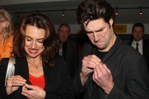 11-12-2009 SHOWBIZZ; NELLY FRIJDA KRIJGT GEEN UITKERING NA HET MISSEN VAN ROL IN KLUCHT. Dat Nelly haar rol in ORANJE BOVEN terug moest geven komt haar letterlijk duur te staan. Ze is te oud voor een uitkering zo vertelde zij mij. Rick Engelkers de producent van de klucht vertelde, ik heb er echt alles aan gedaan om Nelly in de klucht te houden maar het ging echt niet meer. Nelly loopt hiermee een flinke schadepost op, maar Rick vertelde ons dat hij het zo goed mogelijk financieel met haar heeft geregeld.De barones in de klucht word nu gespeeld door Liz Snoyink, die een ware barones op de planken zet in deze dolkomische klucht.
foto: Albert den Iseger