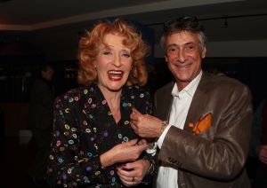 11-12-2009 SHOWBIZZ; NELLY FRIJDA KRIJGT GEEN UITKERING NA HET MISSEN VAN ROL IN KLUCHT. Dat Nelly haar rol in ORANJE BOVEN terug moest geven komt haar letterlijk duur te staan. Ze is te oud voor een uitkering zo vertelde zij mij. Rick Engelkers de producent van de klucht vertelde, ik heb er echt alles aan gedaan om Nelly in de klucht te houden maar het ging echt niet meer. Nelly loopt hiermee een flinke schadepost op, maar Rick vertelde ons dat hij het zo goed mogelijk financieel met haar heeft geregeld.De barones in de klucht word nu gespeeld door Liz Snoyink, die een ware barones op de planken zet in deze dolkomische klucht.
foto: Albert den Iseger