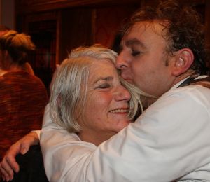 11-12-2009 SHOWBIZZ; NELLY FRIJDA KRIJGT GEEN UITKERING NA HET MISSEN VAN ROL IN KLUCHT. Dat Nelly haar rol in ORANJE BOVEN terug moest geven komt haar letterlijk duur te staan. Ze is te oud voor een uitkering zo vertelde zij mij. Rick Engelkers de producent van de klucht vertelde, ik heb er echt alles aan gedaan om Nelly in de klucht te houden maar het ging echt niet meer. Nelly loopt hiermee een flinke schadepost op, maar Rick vertelde ons dat hij het zo goed mogelijk financieel met haar heeft geregeld.De barones in de klucht word nu gespeeld door Liz Snoyink, die een ware barones op de planken zet in deze dolkomische klucht.
foto: Albert den Iseger