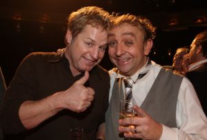 11-12-2009 SHOWBIZZ; NELLY FRIJDA KRIJGT GEEN UITKERING NA HET MISSEN VAN ROL IN KLUCHT. Dat Nelly haar rol in ORANJE BOVEN terug moest geven komt haar letterlijk duur te staan. Ze is te oud voor een uitkering zo vertelde zij mij. Rick Engelkers de producent van de klucht vertelde, ik heb er echt alles aan gedaan om Nelly in de klucht te houden maar het ging echt niet meer. Nelly loopt hiermee een flinke schadepost op, maar Rick vertelde ons dat hij het zo goed mogelijk financieel met haar heeft geregeld.De barones in de klucht word nu gespeeld door Liz Snoyink, die een ware barones op de planken zet in deze dolkomische klucht.
foto: Albert den Iseger