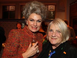 11-12-2009 SHOWBIZZ; NELLY FRIJDA KRIJGT GEEN UITKERING NA HET MISSEN VAN ROL IN KLUCHT. Dat Nelly haar rol in ORANJE BOVEN terug moest geven komt haar letterlijk duur te staan. Ze is te oud voor een uitkering zo vertelde zij mij. Rick Engelkers de producent van de klucht vertelde, ik heb er echt alles aan gedaan om Nelly in de klucht te houden maar het ging echt niet meer. Nelly loopt hiermee een flinke schadepost op, maar Rick vertelde ons dat hij het zo goed mogelijk financieel met haar heeft geregeld.De barones in de klucht word nu gespeeld door Liz Snoyink, die een ware barones op de planken zet in deze dolkomische klucht.
foto: Albert den Iseger