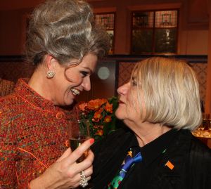 11-12-2009 SHOWBIZZ; NELLY FRIJDA KRIJGT GEEN UITKERING NA HET MISSEN VAN ROL IN KLUCHT. Dat Nelly haar rol in ORANJE BOVEN terug moest geven komt haar letterlijk duur te staan. Ze is te oud voor een uitkering zo vertelde zij mij. Rick Engelkers de producent van de klucht vertelde, ik heb er echt alles aan gedaan om Nelly in de klucht te houden maar het ging echt niet meer. Nelly loopt hiermee een flinke schadepost op, maar Rick vertelde ons dat hij het zo goed mogelijk financieel met haar heeft geregeld.De barones in de klucht word nu gespeeld door Liz Snoyink, die een ware barones op de planken zet in deze dolkomische klucht.
foto: Albert den Iseger