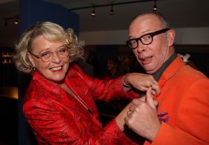 11-12-2009 SHOWBIZZ; NELLY FRIJDA KRIJGT GEEN UITKERING NA HET MISSEN VAN ROL IN KLUCHT. Dat Nelly haar rol in ORANJE BOVEN terug moest geven komt haar letterlijk duur te staan. Ze is te oud voor een uitkering zo vertelde zij mij. Rick Engelkers de producent van de klucht vertelde, ik heb er echt alles aan gedaan om Nelly in de klucht te houden maar het ging echt niet meer. Nelly loopt hiermee een flinke schadepost op, maar Rick vertelde ons dat hij het zo goed mogelijk financieel met haar heeft geregeld.De barones in de klucht word nu gespeeld door Liz Snoyink, die een ware barones op de planken zet in deze dolkomische klucht.
foto: Albert den Iseger