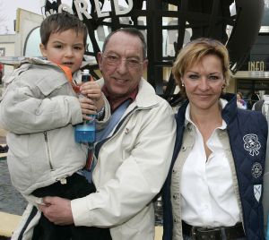 11-12-2009 SHOWBZZ; MARISKA VAN KOLCK HAAR VADER IS OVERLEDEN. Wil de vader van Mariska van Kolck is overleden tengevolge van de zieke kanker. Als inds geruime tijd leed haar vader aan deze ziekte.Haar moeder overleed al 10 jaar geleden aan deze ziekte.
foto: Albert den Iseger.