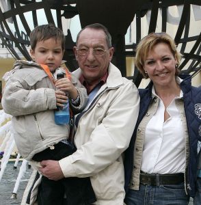 11-12-2009 SHOWBZZ; MARISKA VAN KOLCK HAAR VADER IS OVERLEDEN. Wil de vader van Mariska van Kolck is overleden tengevolge van de zieke kanker. Als inds geruime tijd leed haar vader aan deze ziekte.Haar moeder overleed al 10 jaar geleden aan deze ziekte.
foto: Albert den Iseger.