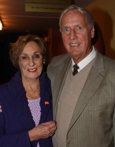 11-12-2009 SHOWBIZZ; NELLY FRIJDA KRIJGT GEEN UITKERING NA HET MISSEN VAN ROL IN KLUCHT. Dat Nelly haar rol in ORANJE BOVEN terug moest geven komt haar letterlijk duur te staan. Ze is te oud voor een uitkering zo vertelde zij mij. Rick Engelkers de producent van de klucht vertelde, ik heb er echt alles aan gedaan om Nelly in de klucht te houden maar het ging echt niet meer. Nelly loopt hiermee een flinke schadepost op, maar Rick vertelde ons dat hij het zo goed mogelijk financieel met haar heeft geregeld.De barones in de klucht word nu gespeeld door Liz Snoyink, die een ware barones op de planken zet in deze dolkomische klucht.
foto: Albert den Iseger