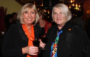 11-12-2009 SHOWBIZZ; NELLY FRIJDA KRIJGT GEEN UITKERING NA HET MISSEN VAN ROL IN KLUCHT. Dat Nelly haar rol in ORANJE BOVEN terug moest geven komt haar letterlijk duur te staan. Ze is te oud voor een uitkering zo vertelde zij mij. Rick Engelkers de producent van de klucht vertelde, ik heb er echt alles aan gedaan om Nelly in de klucht te houden maar het ging echt niet meer. Nelly loopt hiermee een flinke schadepost op, maar Rick vertelde ons dat hij het zo goed mogelijk financieel met haar heeft geregeld.De barones in de klucht word nu gespeeld door Liz Snoyink, die een ware barones op de planken zet in deze dolkomische klucht.
foto: Albert den Iseger