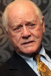 16-11-2010 SHOWBIZZ; LARRY HAGMAN BEZOCHT ANTWERPEN MET JEAN MARIE PFAFF.
foto: Albert den Iseger