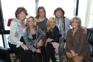 22-12-2010 SHOWBIZZ; NANNIC PARTY IN HUIS TER DUIN NOORDWIJK WEER EEN GROOT SUCCES.
foto: Albert den Iseger
