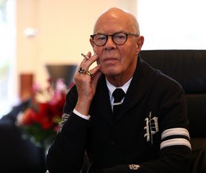 12-12-2012 SHOWBIZZ; HANS VAN MANEN BLIJFT STILL GOING STRONG. Gelauwerde meesterchoreograaf weet van geen ophouden en blijft de regie van alles strak de baas. Barbara Plugge had een intervieuw met deze bijzonder man en schreef een prachtig verhaal over Hans en zijn partner Henk van Dijk. De week in uw weekblad PRIVE.
foto: Albert den Iseger.