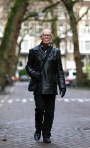 12-12-2012 SHOWBIZZ; HANS VAN MANEN BLIJFT STILL GOING STRONG. Gelauwerde meesterchoreograaf weet van geen ophouden en blijft de regie van alles strak de baas. Barbara Plugge had een intervieuw met deze bijzonder man en schreef een prachtig verhaal over Hans en zijn partner Henk van Dijk. De week in uw weekblad PRIVE.
foto: Albert den Iseger.