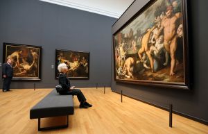 15-12-2013 SHOWBIZZ; ADELE BLOEMENDAAL IS DOL OP DE OUDE MEESTERS. Hartewens van Adele is vervuld door weekblad Prive. Helemaal alleen op bezoek bij de Oude Meesters in het Rijksmuseum te Amsterdam.
foto: Albert den Iseger.