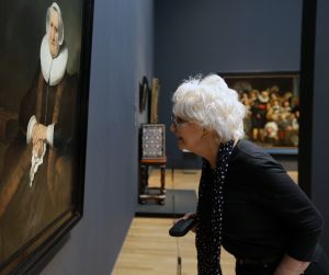 15-12-2013 SHOWBIZZ; ADELE BLOEMENDAAL IS DOL OP DE OUDE MEESTERS. Hartewens van Adele is vervuld door weekblad Prive. Helemaal alleen op bezoek bij de Oude Meesters in het Rijksmuseum te Amsterdam.
foto: Albert den Iseger.