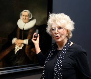 15-12-2013 SHOWBIZZ; ADELE BLOEMENDAAL IS DOL OP DE OUDE MEESTERS. Hartewens van Adele is vervuld door weekblad Prive. Helemaal alleen op bezoek bij de Oude Meesters in het Rijksmuseum te Amsterdam.
foto: Albert den Iseger.
