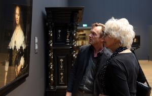 15-12-2013 SHOWBIZZ; ADELE BLOEMENDAAL IS DOL OP DE OUDE MEESTERS. Hartewens van Adele is vervuld door weekblad Prive. Helemaal alleen op bezoek bij de Oude Meesters in het Rijksmuseum te Amsterdam.
foto: Albert den Iseger.