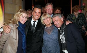 01-12-2013 SHOWBIZZ; WILLEKE ALBERTI VERWEND HAAR GASTEN MET SFEERVOL CONCERT. Haar theater tour ZOLANG ER MAAR LIEFDE IS die duurt tot 24 Mei 2014. Het is een geweldig succes en de meeste voorstellingen zijn daarom al lang van tevoren uitverkocht.
foto: Albert den Iseger