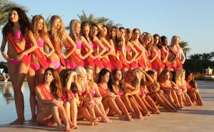 07-12-2014 SHOWBIZZ; FINALISTEN MISS BELGIE 2015 HEBBEN FOTOSHOOT IN EGYPTE. 30 mooiste Belgische finalisten reisden naar Sahl Haseesh om in LA BARON PALACE een weekje te logeren. Foto shoots, videoclips en interviews werden er gegeven aan de mee gereisde pers.
10 Januari a.s. word in een live TV uitzending bepaald wie aankomend jaar de mooiste Miss Belgie gaat worden.
foto: Albert den Iseger