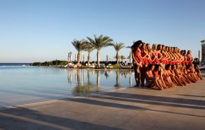 07-12-2014 SHOWBIZZ; FINALISTEN MISS BELGIE 2015 HEBBEN FOTOSHOOT IN EGYPTE. 30 mooiste Belgische finalisten reisden naar Sahl Haseesh om in LA BARON PALACE een weekje te logeren. Foto shoots, videoclips en interviews werden er gegeven aan de mee gereisde pers.
10 Januari a.s. word in een live TV uitzending bepaald wie aankomend jaar de mooiste Miss Belgie gaat worden.
foto: Albert den Iseger