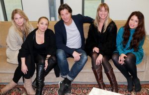 18-12-2014 SHOWBIZZ; DE VERLEIDING VAN EEN MOORDVROUW-DE DUIVELSE GEESTIGE KOMEDIE VAN RICK ENGELKES. Rick Engelkes brengt per 10-Januari een nieuw toneelstuk op de planken DE MOORDVROUW met in de hoofdrollen SARAH CHRONIS-NIENKE ROMER-SANNE VOGEL EN CAMILLA SIEGERTSZ. 
foto: Albert den Iseger