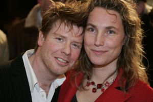 02-02-2005 SHOWBIZZ; PREMIERE VAN DE FILM OFFSCREEN LUXOR THEATER ROTTERDAM. PRODUCENT EDWIN VAN MEURS EN VRIENDIN
FOTO; ALBERT DEN ISEGER