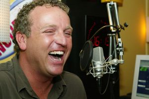 21-02-2005 SHOWBIZZ; 5 DAGEN PER WEEK VANAF 06.00 UUR GORDON OP NOORDZEE 100.7 FM. EN HIJ ZIT ER ECHT ELKE DAG MET EEN LACH VAN OOR TOT OOR.
FOTO;ALBERT DEN ISEGER