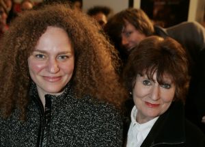 02-02-2005 SHOWBIZZ; PREMIERE VAN DE FILM OFFSCREEN LUXOR THEATER ROTTERDAM. HEDY D ANCONA EN HADASSAH DE BOER
FOTO; ALBERT DEN ISEGER