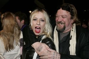31-01-2005 SHOWBIZZ; PREMIERE VAN FILM VET HARD IN PALTHE AMSTERDAM.HENK SCHIFFMACHER EN LOUISE VAN TEYLINGEN
FOTO; ALBERT DEN ISEGER