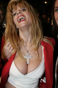 31-01-2005 SHOWBIZZ; PREMIERE VAN FILM VET HARD IN PALTHE AMSTERDAM.KIM HOLLANDER
FOTO; ALBERT DEN ISEGER