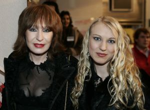 02-02-2005 SHOWBIZZ; PREMIERE VAN DE FILM OFFSCREEN LUXOR THEATER ROTTERDAM. LIESBETH LIST EN DOCHTER
FOTO; ALBERT DEN ISEGER