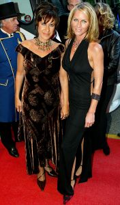 25-09-2003 SHOWBIZZ; UITREIKING VAN ACADEMY AWARDS 2003.STUDIO 21 TE HILVERSUM. MALIKA PETERSON EN CILLY DARTEL
FOTO; ALBERT DEN ISEGER