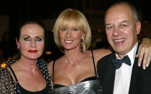 15-11-2003 SHOWBIZZ; MODESHOW ADDY VAN DER KROMMENACKER TE WAALWIJK. ANS MARKUS-MONIQUE DE BOUVRIE
FOTO; ALBERT DEN ISEGER