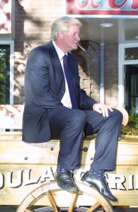 05-02-2005 NIEUWS; SIMON KLOK UIT PURMEREND OVERLEDEN; Simon Klok een zeer populair  horecaondernemer uit Purmerend is  zaterdagmorgen plotseling overleden.
Foto: Albert den Iseger