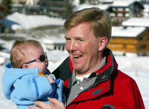 17-003-2004 SHOWBIZZ: VAKANTIE WILLEM-ALEXANDER MAXIMA EN AMALIA:LECH
FOTO: vader Alexander met dochter Amalia
FOTO: ALBERT DEN ISEGER