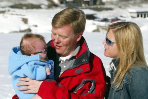 17-003-2004 SHOWBIZZ: VAKANTIE WILLEM-ALEXANDER MAXIMA EN AMALIA:LECH
FOTO: Trotse Prins en Prinses met dochter Amalia
FOTO: ALBERT DEN ISEGER