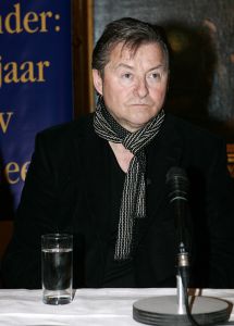15-02-2006 SHOWBIZZ; AFSCHEID VAN EEN LEGENDARISCHE BAND BZN VANDAAG IN VOLENDAM. BZN de succesvolste band uit de geschiedenis van de Nederlandse Top 40, houdt op te bestaan.In Oktober 2006 zal een uitgebreide tournee van start gaan onder de naam THE FINAL TOUR . De tour loopt door tot juni 2007. Jan Tuijp maakte vandaag als woordvoerder van BZN dit alles bekend, waarbij de volledige band aanwezig was. Het is straks over en uit zei Jan Keizer en ga daarna kijken of ik solo door gaan.
foto: Albert den Iseger.