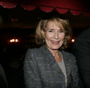 11-02-2006 SHOWBIZZ; PREMIERE ANDRE VAN DUIN SHOW 2006 IN DE RAI AMSTERDAM.
Het bleek na deze premiere dat iedereen van Andre van Duin houdt. Van de oude Kraaij tot de stand up comedian Najib Ahmali, en van Natasja Froger tot Ruud en Estelle Gullit hebben op deze premiere tranen weggepinkt van het lachen en van de ontroering. Andre van Duin_ Ron Brandsteder en Joke Bruijs hebben weer iets groots op de planken neergezet waar iedereen weer van kan genieten de eerst komende maanden.
foto: Albert den Iseger.