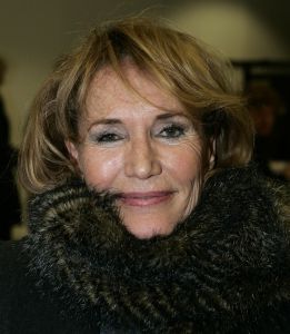 11-02-2006 SHOWBIZZ; PREMIERE ANDRE VAN DUIN SHOW 2006 IN DE RAI AMSTERDAM.
Het bleek na deze premiere dat iedereen van Andre van Duin houdt. Van de oude Kraaij tot de stand up comedian Najib Ahmali, en van Natasja Froger tot Ruud en Estelle Gullit hebben op deze premiere tranen weggepinkt van het lachen en van de ontroering. Andre van Duin_ Ron Brandsteder en Joke Bruijs hebben weer iets groots op de planken neergezet waar iedereen weer van kan genieten de eerst komende maanden.
foto: Albert den Iseger.