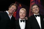 11-02-2006 SHOWBIZZ; PREMIERE ANDRE VAN DUIN SHOW 2006 IN DE RAI AMSTERDAM.
Het bleek na deze premiere dat iedereen van Andre van Duin houdt. Van de oude Kraaij tot de stand up comedian Najib Ahmali, en van Natasja Froger tot Ruud en Estelle Gullit hebben op deze premiere tranen weggepinkt van het lachen en van de ontroering. Andre van Duin_ Ron Brandsteder en Joke Bruijs hebben weer iets groots op de planken neergezet waar iedereen weer van kan genieten de eerst komende maanden.
foto: Albert den Iseger.