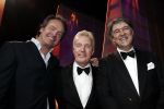 11-02-2006 SHOWBIZZ; PREMIERE ANDRE VAN DUIN SHOW 2006 IN DE RAI AMSTERDAM.
Het bleek na deze premiere dat iedereen van Andre van Duin houdt. Van de oude Kraaij tot de stand up comedian Najib Ahmali, en van Natasja Froger tot Ruud en Estelle Gullit hebben op deze premiere tranen weggepinkt van het lachen en van de ontroering. Andre van Duin_ Ron Brandsteder en Joke Bruijs hebben weer iets groots op de planken neergezet waar iedereen weer van kan genieten de eerst komende maanden.
foto: Albert den Iseger.