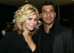 11-02-2006 SHOWBIZZ; PREMIERE ANDRE VAN DUIN SHOW 2006 IN DE RAI AMSTERDAM.
Het bleek na deze premiere dat iedereen van Andre van Duin houdt. Van de oude Kraaij tot de stand up comedian Najib Ahmali, en van Natasja Froger tot Ruud en Estelle Gullit hebben op deze premiere tranen weggepinkt van het lachen en van de ontroering. Andre van Duin_ Ron Brandsteder en Joke Bruijs hebben weer iets groots op de planken neergezet waar iedereen weer van kan genieten de eerst komende maanden.
foto: Albert den Iseger.