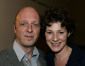 08-02-2006 SHOWBIZZ: PREMIERE ONE FLEW OVER THE CUCKOO\'S NEST TE AMSTERDAM. Vele bekenden waren gekomen voor de nieuwe productie van Joop van der Ende. Het nieuwe toneelstuk met o.a. Simone Kleinsma,Bram van der Vlugt en Victor Low. Het toneel stuk zal door geheel Nederland  in de diverse theaters te zien zijn.
foto: Albert den Iseger.