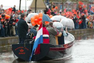 30-4-2003 KONINKLIJKHUIS: Koninginnendag in Meppel 2003.
foto: Albert den Iseger.