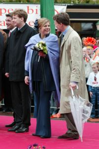 30-4-2003 KONINKLIJKHUIS: Koninginnendag in Meppel 2003.
foto: Albert den Iseger.