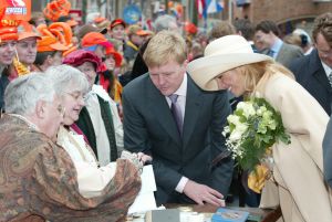 30-4-2003 KONINKLIJKHUIS: Koninginnendag in Meppel 2003.
foto: Albert den Iseger.